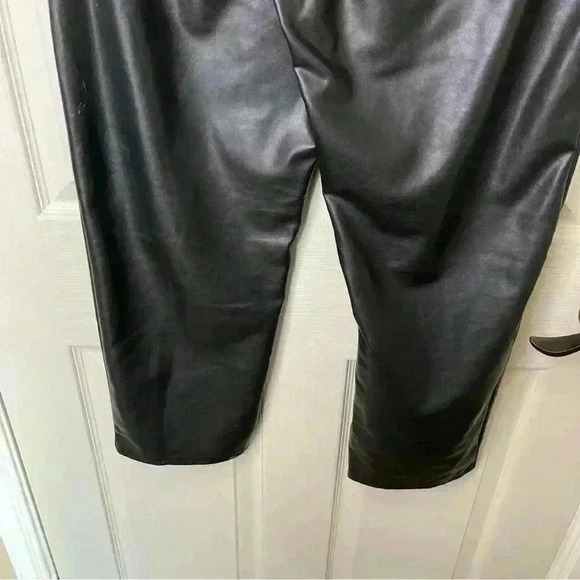 Abercrombie & Fitch Women’s Ankle Straight Ultra High Rise Faux Leather Pants 10 - Picture 9 of 9